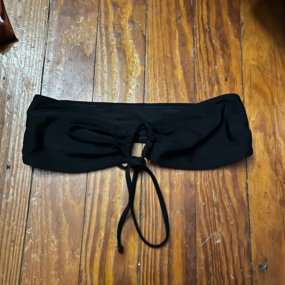 Size medium, black